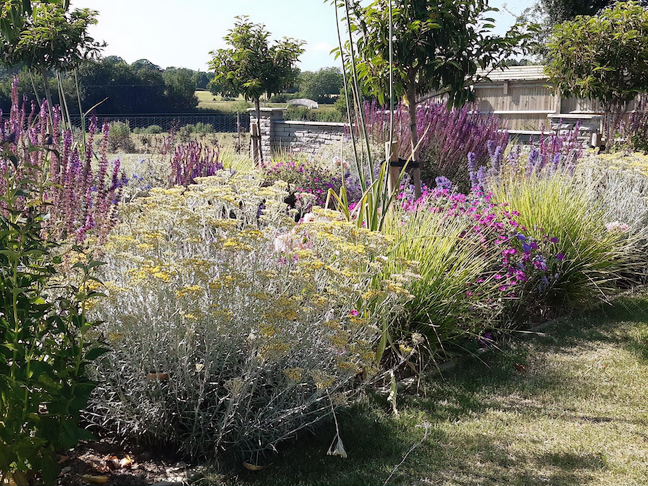 Sussex English Garden by Sussex based garden designer Anna Helps