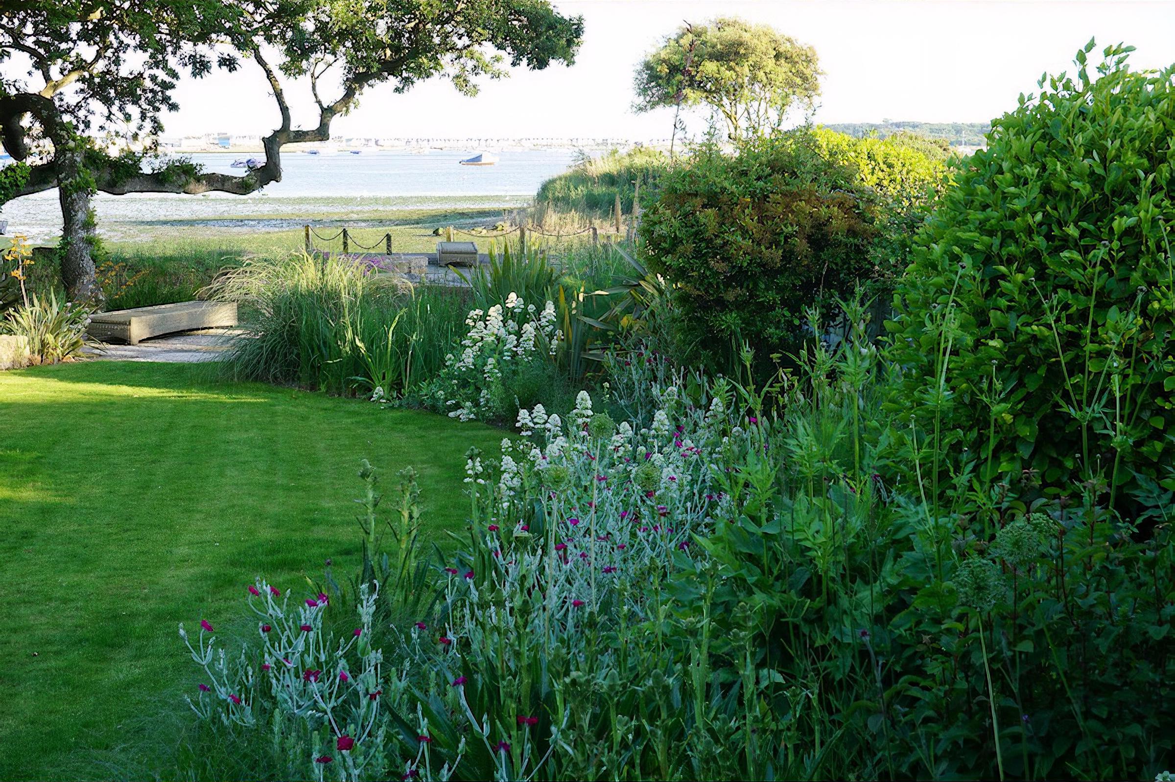Coastal Garden Design in Dorset by garden designer Helen Elks-Smith MSGD