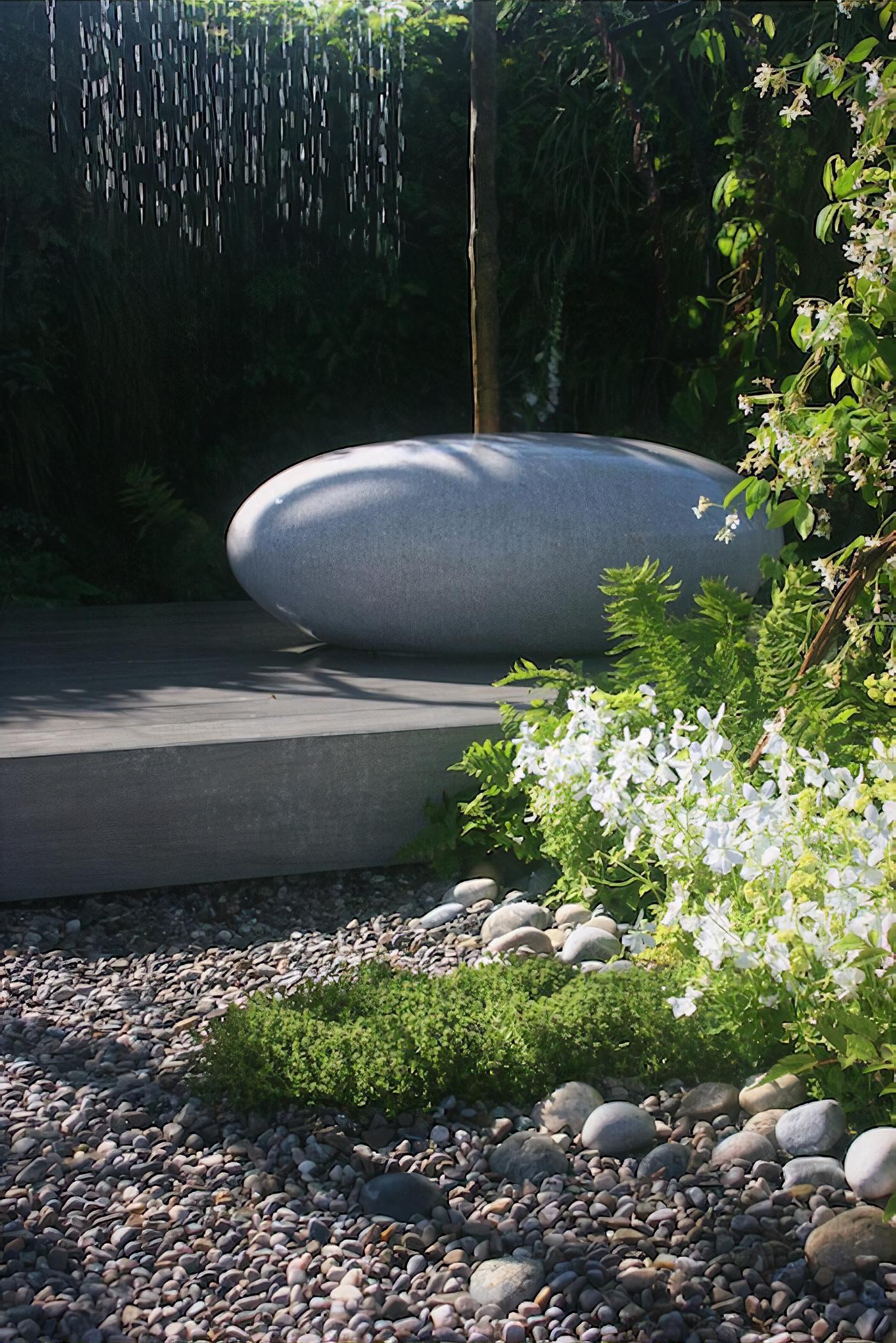'Space Within' Mindfulness Garden Created by garden designer Rae Wilkinson the ‘Space Within’ garden at RHS Chatsworth Flower Show 2019, won an RHS Gold Medal, Best in Category and People’s Choice awards.