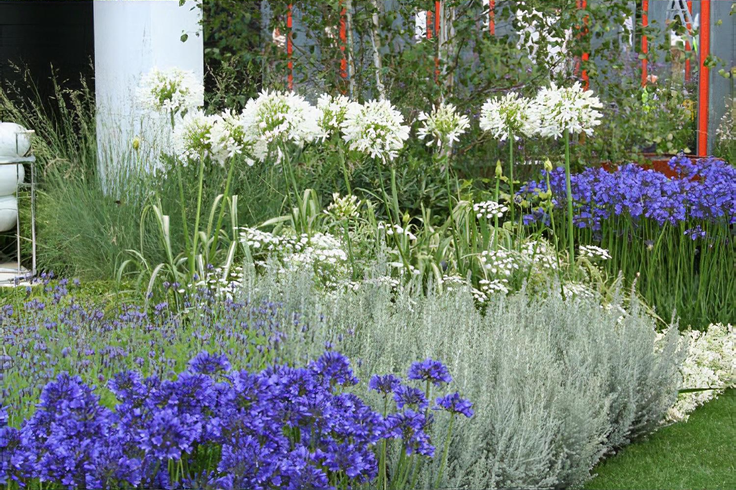 Vestra Wealth’s Gray’s Garden Hampton Court Flower Show 2011
