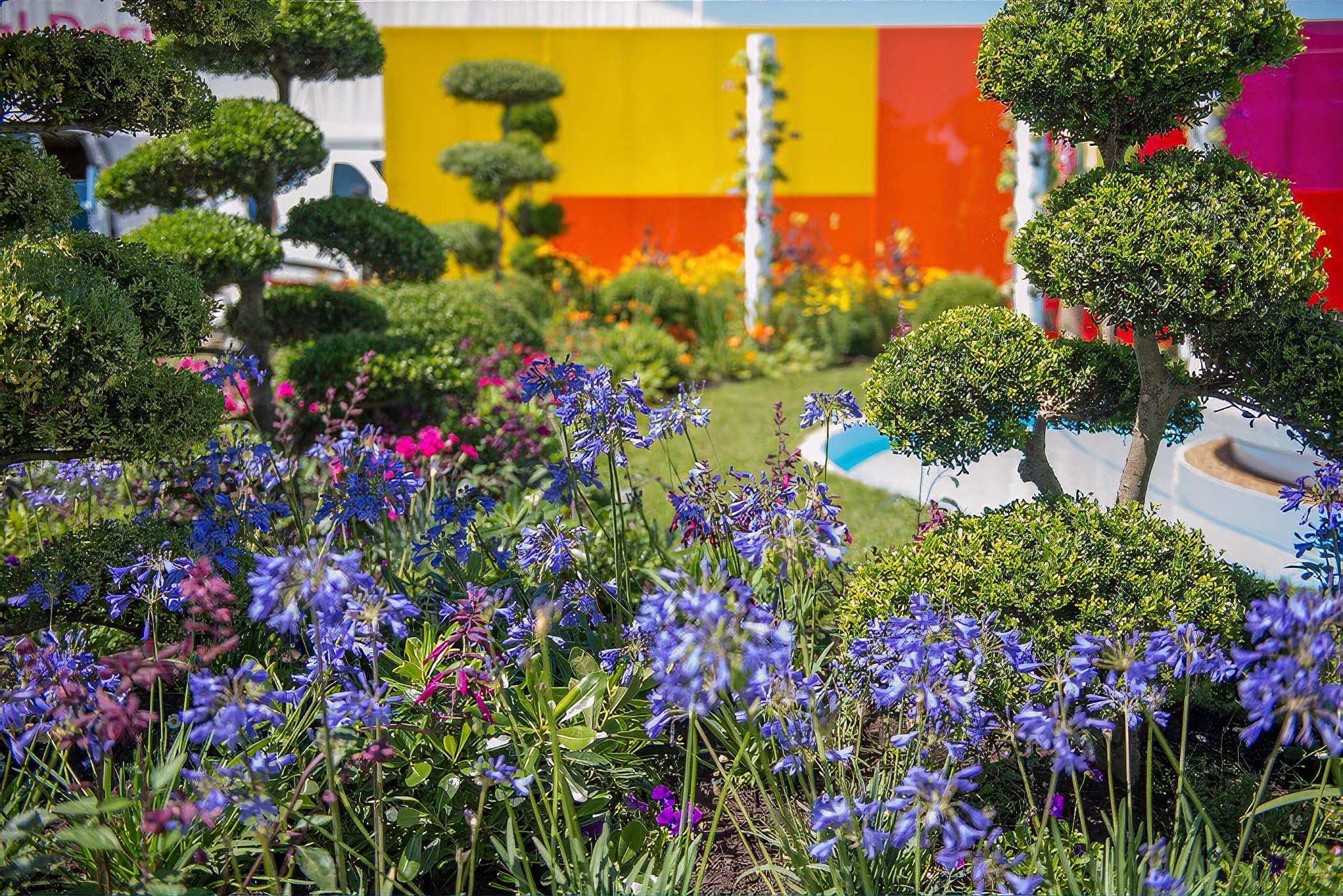 "The Journey of Life” garden marks the birth of a new style of garden design “Poetic Gardens”, as identified by landscape designer and 2015 gold medal winner, Edward Mairis.