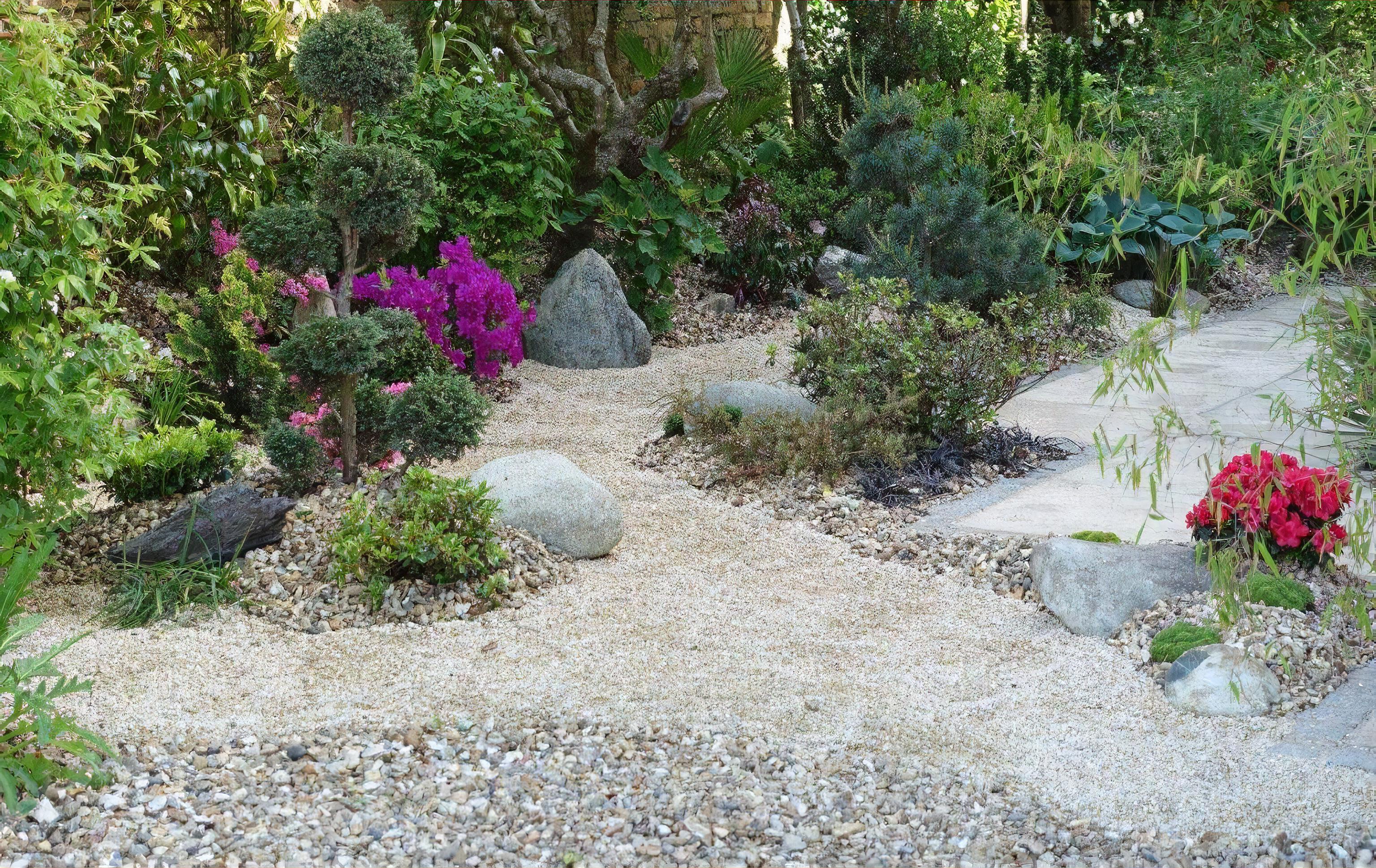 A Japanese Garden in Oxford By Mark Griffiths and his partner Yoko Otsuke